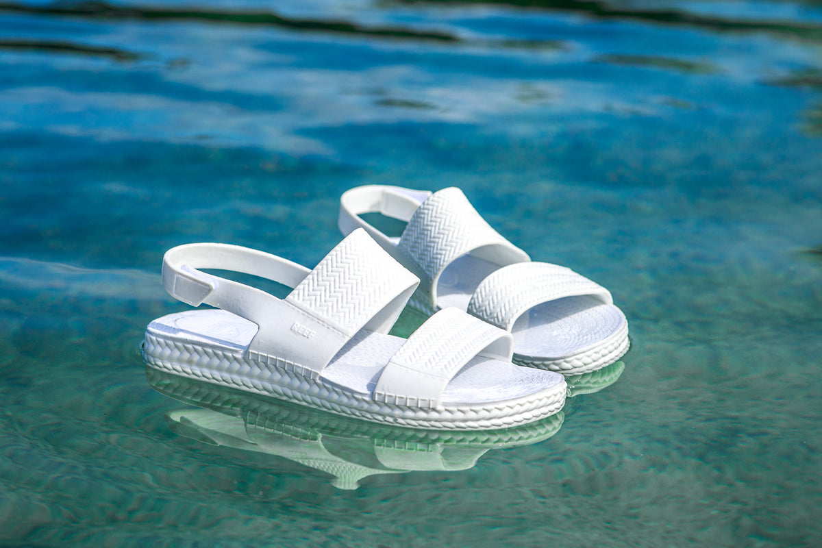 White reef online sandals