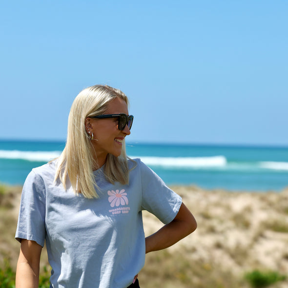 WHANGAMATA SURF SHOP FLOWER HEAVY FAFED TEE - FADED POWDER