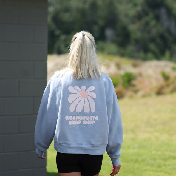 WHANGAMATA SURF SHOP FLOWER RELAXED CREW - POWDER
