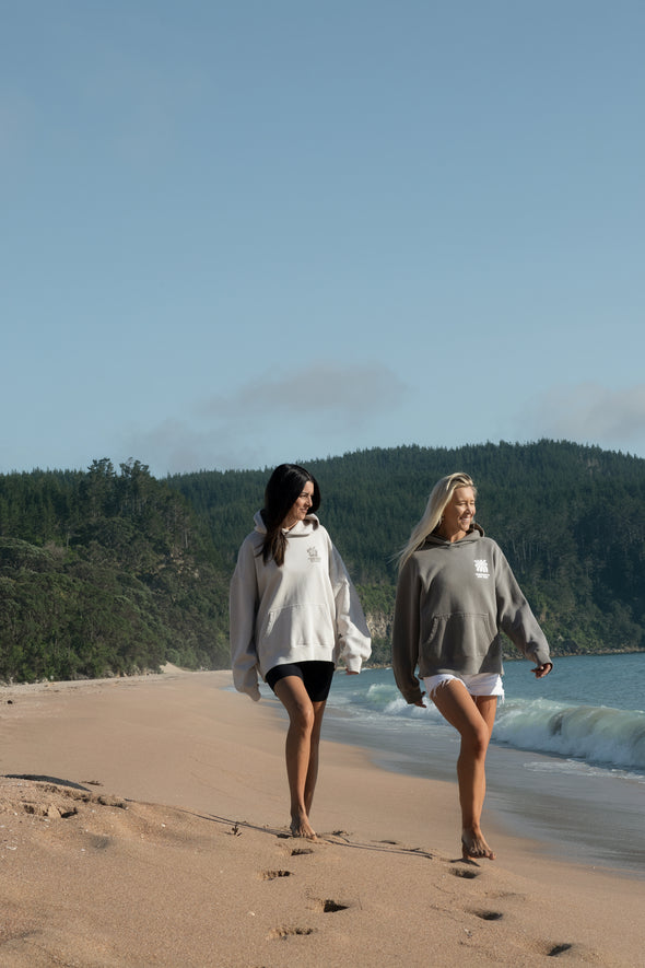 WHANGAMATA SURF SHOP FLOWER RELAXED FADED HOOD - FADED GREY