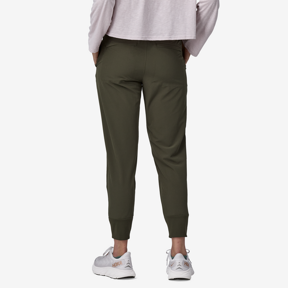 PATAGONIA W'S HAPPY HIKE STUDIO PANTS - PINE NEEDLE GREEN