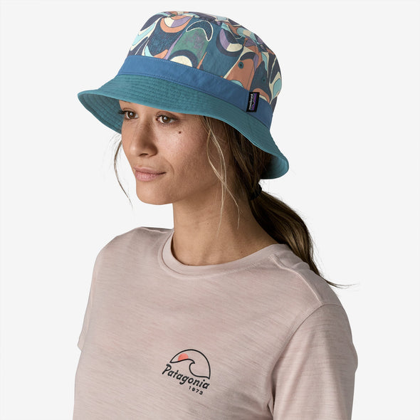 PATAGONIA WAVEFARER BUCKET HAT - SWALLOWTAIL GEO: STILL BLUE