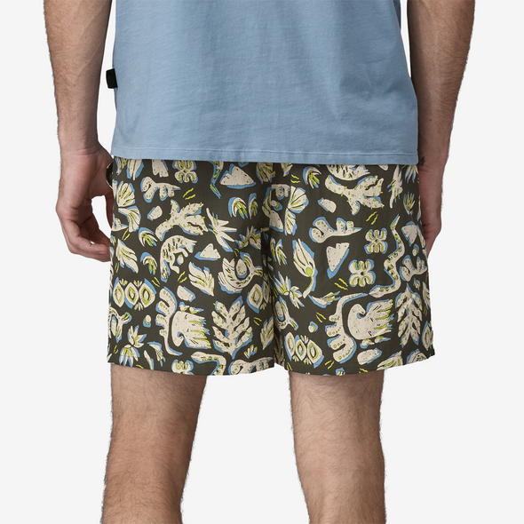 PATAGONIA M'S BAGGIES SHORTS - 5IN. - ACROSS OCEANS: PINE NEEDLE GREEN
