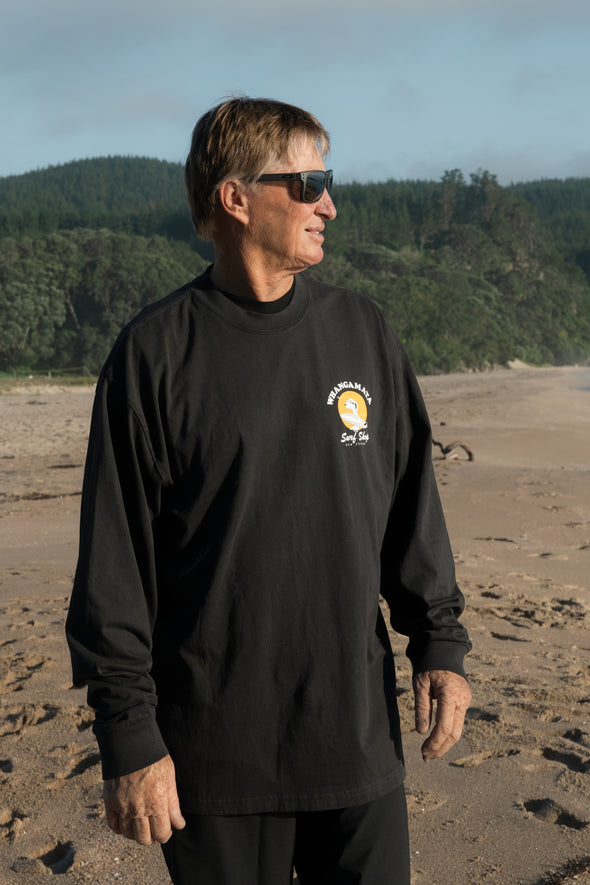 WHANGAMATA SURF SHOP SURF DOG LONG SLEEVE TEE - FADED BLACK