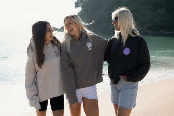 WHANGAMATA SURF SHOP FLOWER RELAXED FADED HOOD - FADED GREY