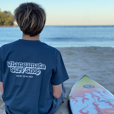 WHANGAMATA SURF SHOP BUBBLE LOGO TEE - PETROL BLUE