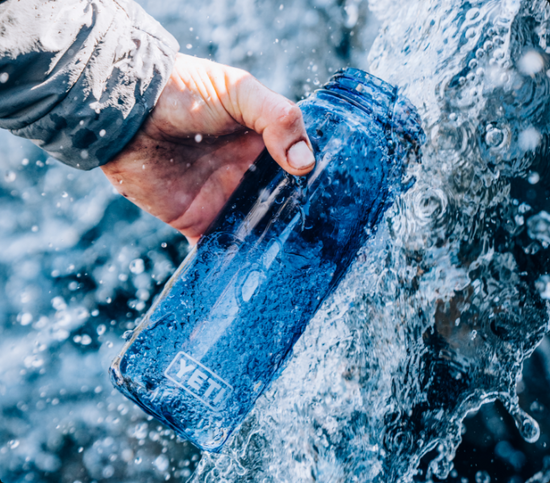 YETI YONDER 750ML BOTTLE - NAVY