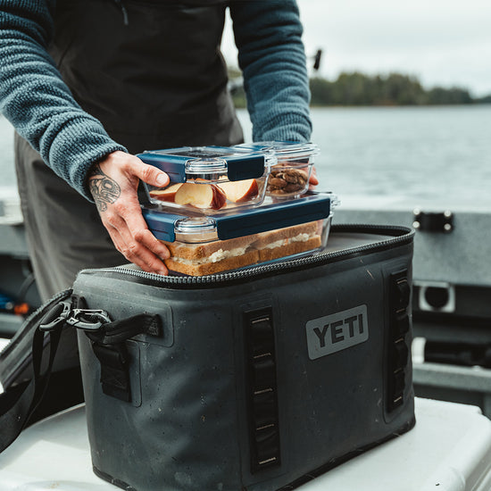YETI FOOD STORAGE - MEDIUM - NAVY