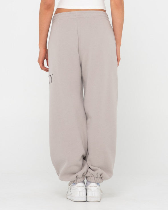RUSTY SIGNATURE OVERSIZE TRACKPANT - GRD