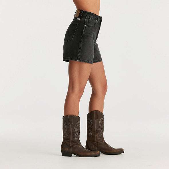 WRANGLER HI A-LINE SHORT - MELLOW BLACK