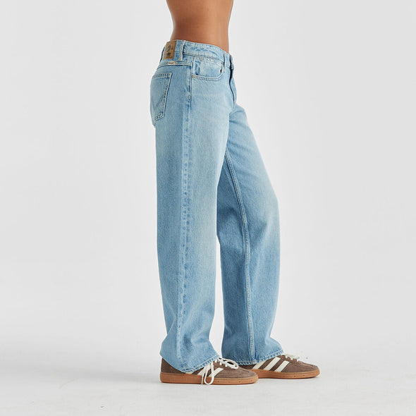 WRANGLER LOW BELLA BAGGY - MANTRA BLUE