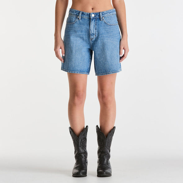 WRANGLER MID STEVIE SHORT - TUPELO BLUE