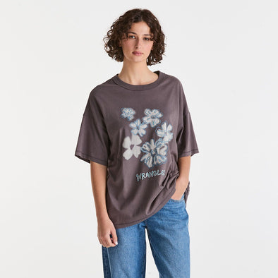 WRANGLER FLORAL FADE BOXY SLOUCH TEE - VINTAGE GREY