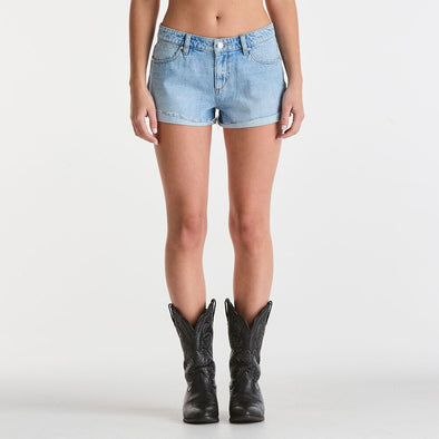 WRANGLER LOW BELLA SHORT - BLUE CHANGE