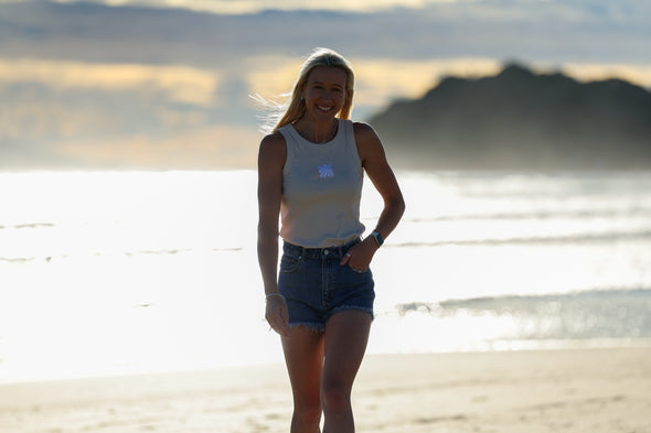WHANGAMATA SURF SHOP RIBED FLOWER SINGLET - BONE