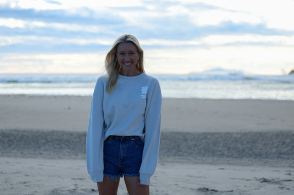 WHANGAMATA SURF SHOP FLOWER RELAXED CREW - BONE