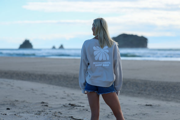 WHANGAMATA SURF SHOP FLOWER RELAXED CREW - BONE