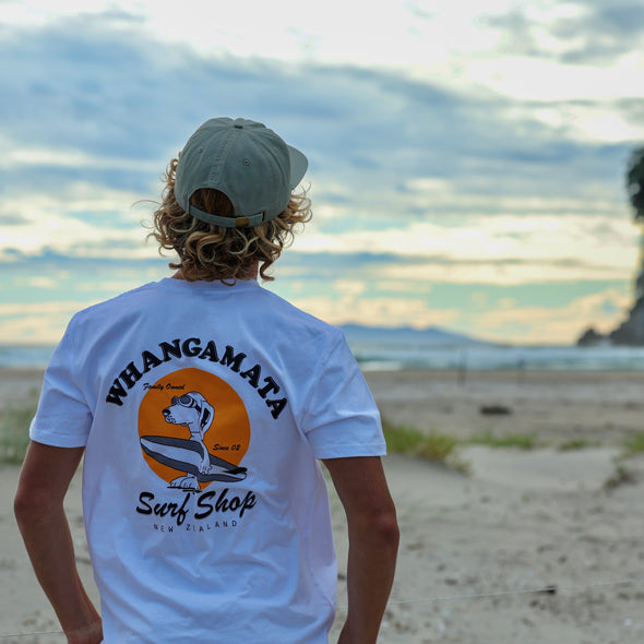WHANGAMATA SURF SHOP MENS SURF DOG TEE - WHITE