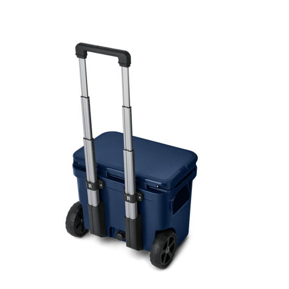 YETI ROADIE 32 WHEELED COOLER - NAVY