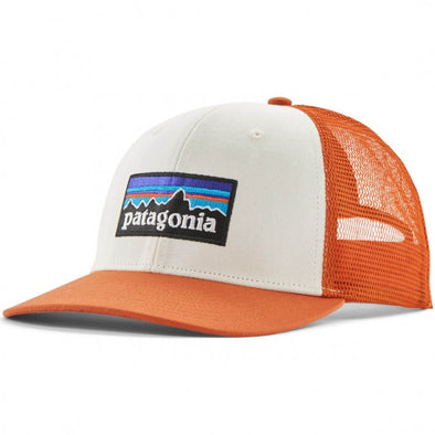 PATAGONIA P-6 LOGO TRUCKER HAT - WHITE W/REDTAIL RUST