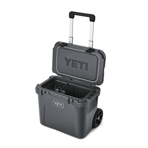 YETI ROADIE 32 WHEELED COOLER - CHARCOAL