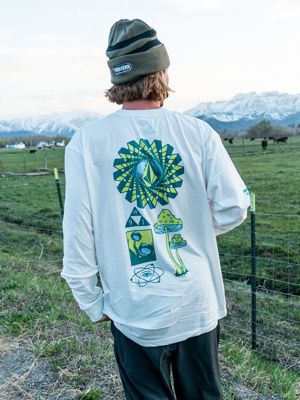 Volcom meadow on sale